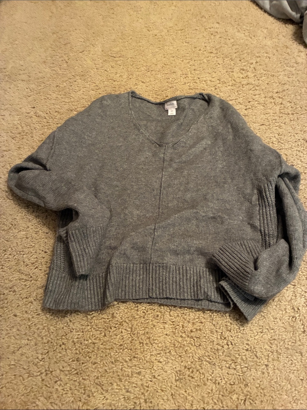 Auden Women's Heather Gray V-Neck Pullover Sweater (size XS)